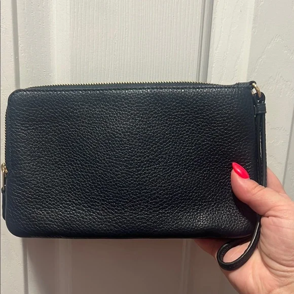 Coach Navy Pebbled Leather Clutch with Gold Hardware - Picture 5 of 5